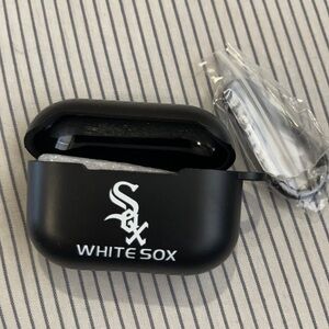 New Chicago White Sox AirPod pro case
